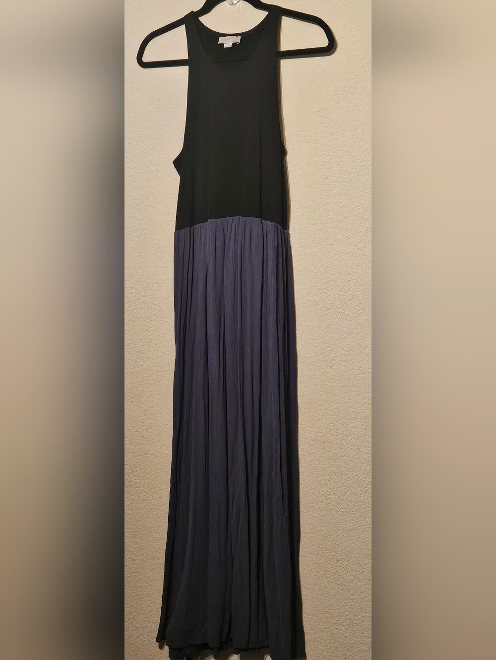 Loft Women's Black and Dark Blue Pleated Maxi Dress